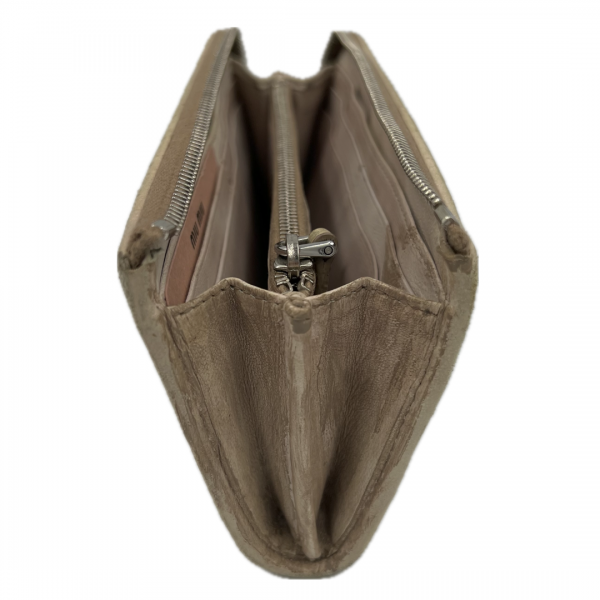 miu_miu_plaque_quilted_zipped_wallet_6